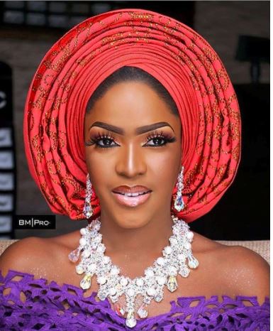 How To Tie The V Shaped Gele
