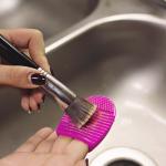 How To Clean Your Makeup Brushes Using HouseHold Items
