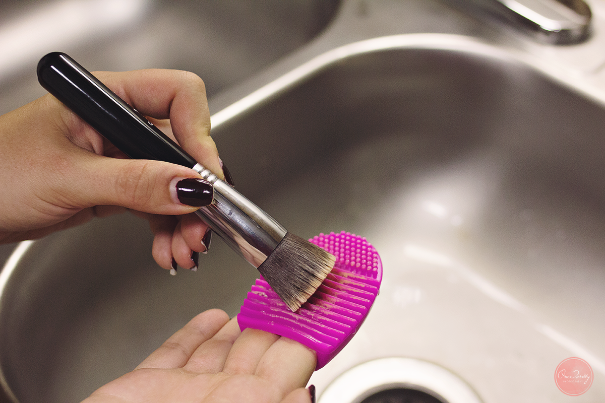 Cleaning Makeup Brushes With Household Items | FabWoman