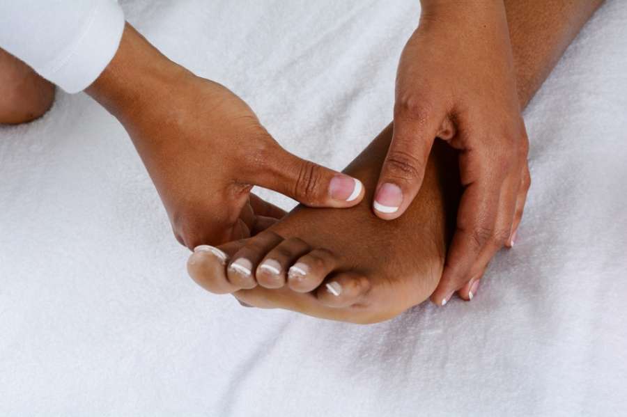 these two ingredients are your solution to dry cracked feet