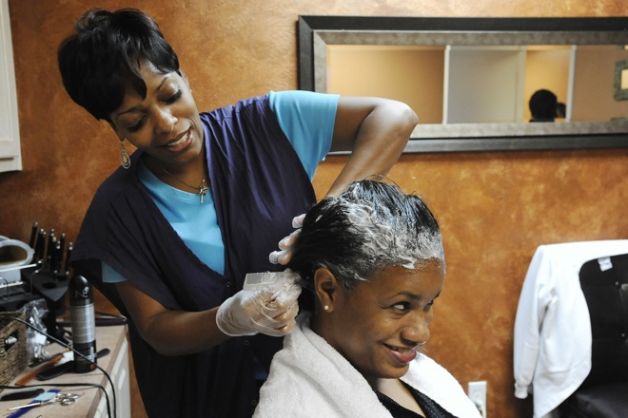 Hair Salon Warning Signs: Things To Look Out For |FabWoman