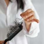 how to clean hairbrush and comb